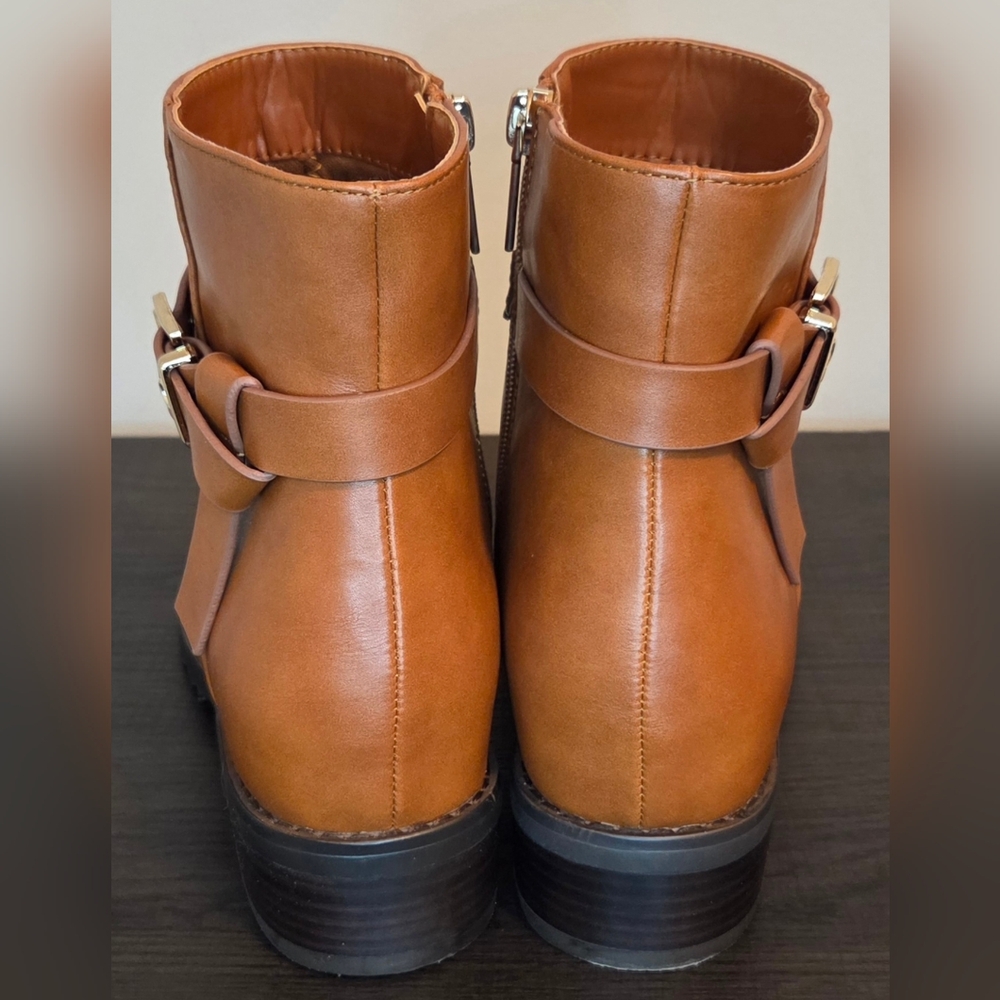 Crown & Ivy Cognac Ankle Boots Size 8 NWOT Buckle Strap Side Zip Lug Sole - Picture 6 of 8